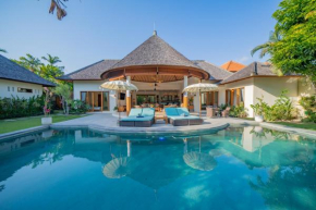 Villa Lea - 5BR luxury oasis in Umalas Seminyak with pool